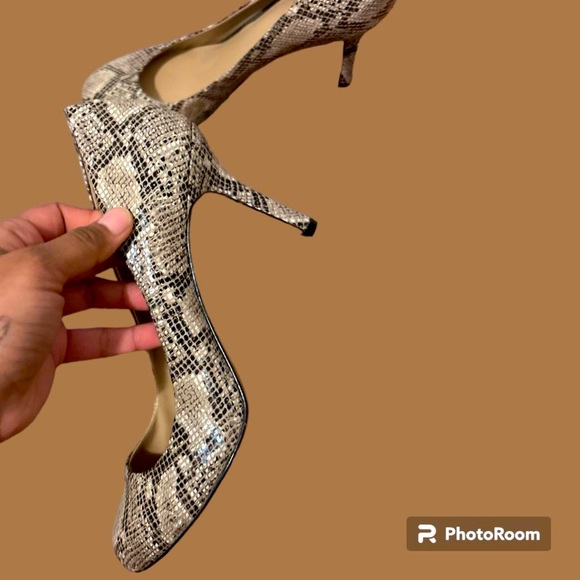 Vince Camuto Snakeskin Style Pumps - Picture 3 of 3